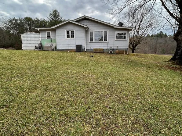 44 Jennings Dr, Franklin, NC 28734