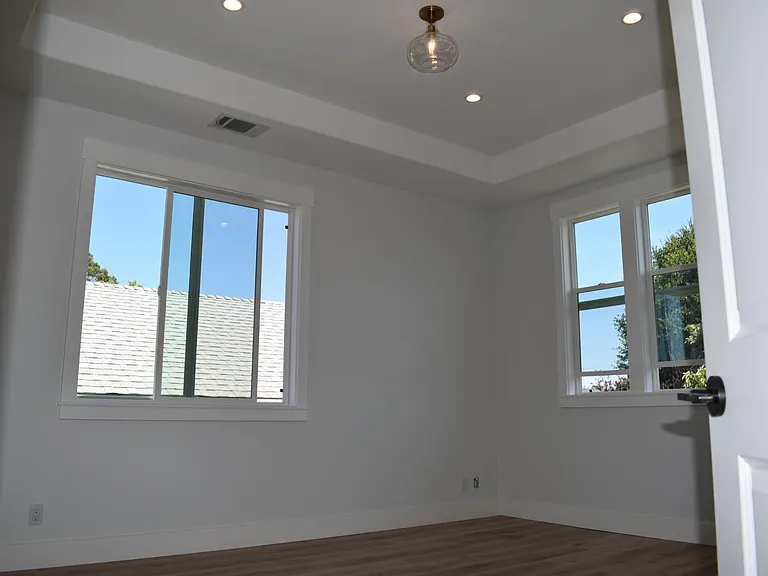 324 Grand Blvd — Photo 14