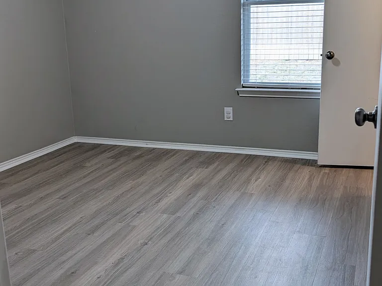 525 Oxford Loop — Photo 21
