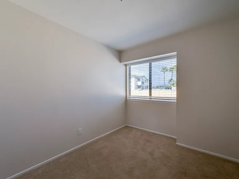 582 Arizona St — Photo 15