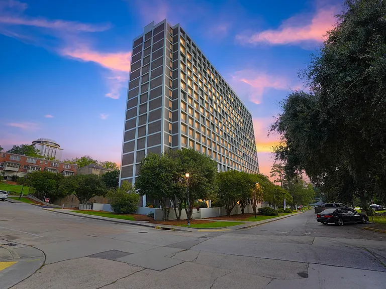 Christopher Towers Senior Apartments - 62 & Older — Photo 7