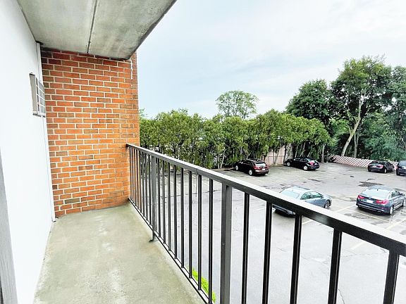 5th image of 182 Quincy Ave APT 43