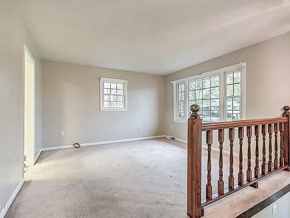 3rd image of 149 Canterbury Ln