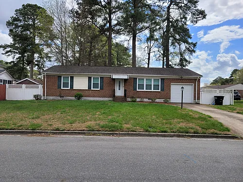 1207 Lakeview Dr Photo 1