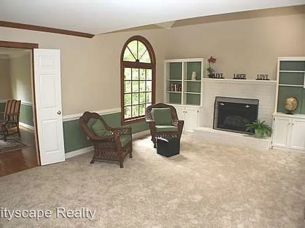 6305 Willow Glen Rd, Midlothian, VA 23112