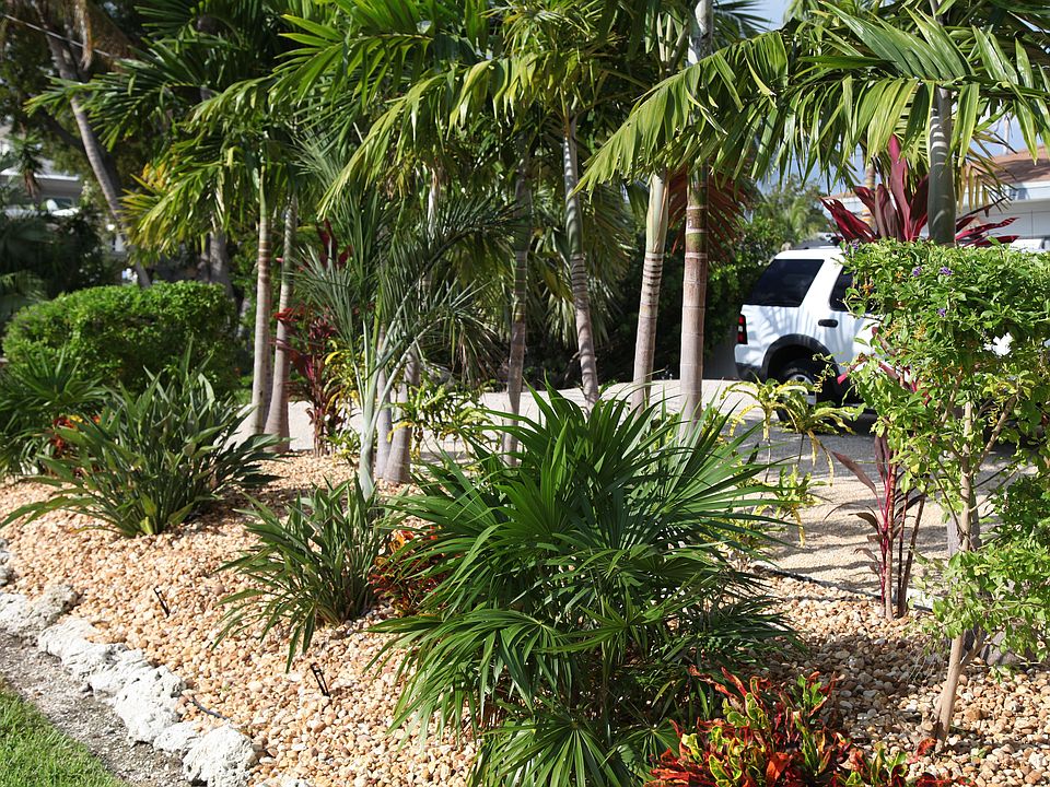 2nd image of 320 W Shore Dr