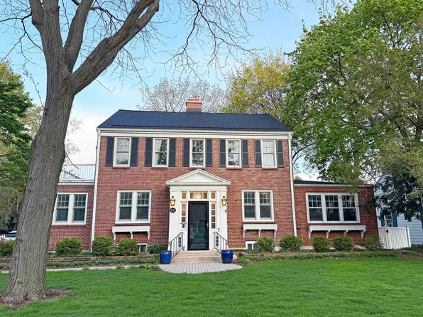 151 Kensington Dr, Madison, WI 53704
