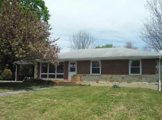 2147 Meadowbrook Rd NW, Roanoke, VA 24017