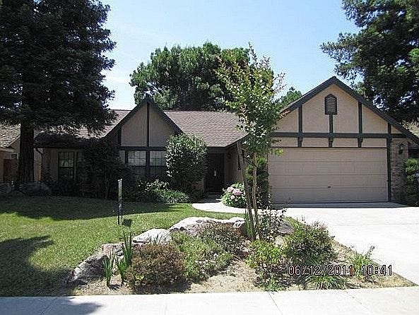 1st image of 5741 W Crowley Ave