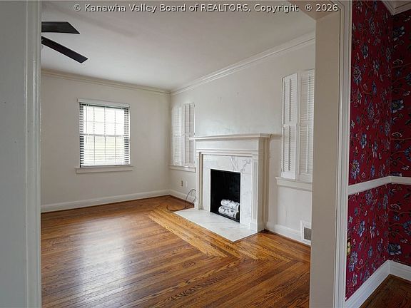 5th image of 707 Laurel Rd