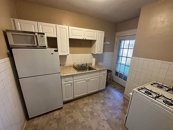 5th image of 420 Skillen St APT 5