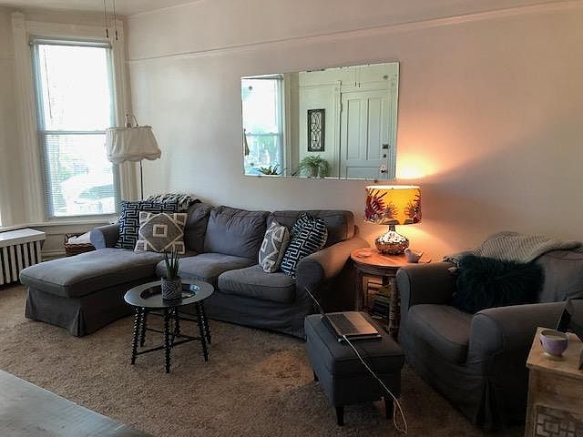 1st image of 1913 W Cuyler Ave #1