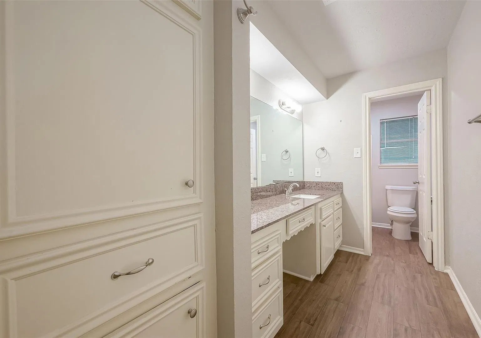 1406 Pinecroft Dr — Photo 4