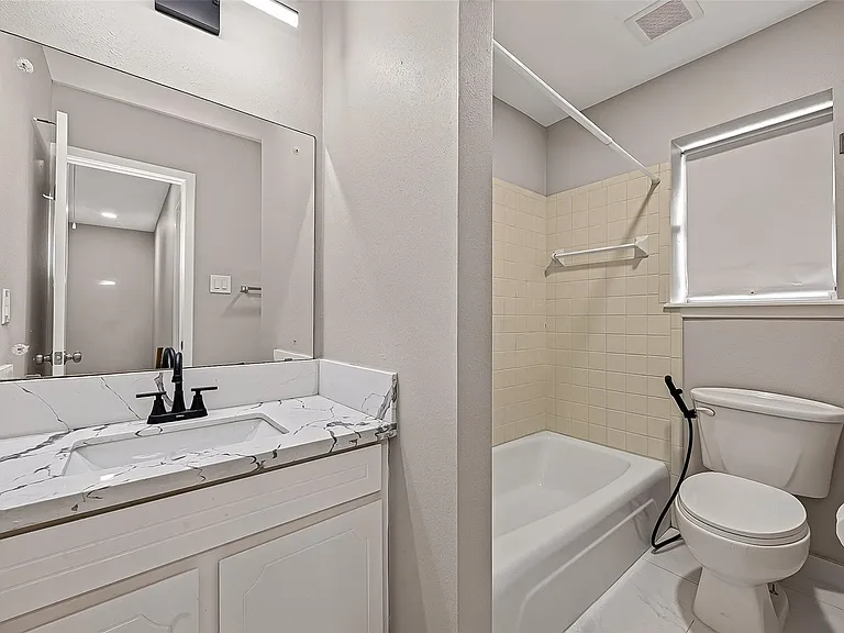 6649 De Moss Dr #649 — Photo 37