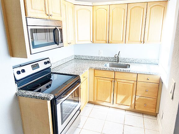 2nd image of 1641 Tyler St #10728030