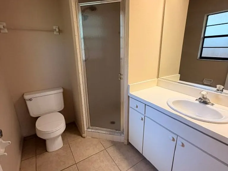 4445 Worcester Rd — Photo 17