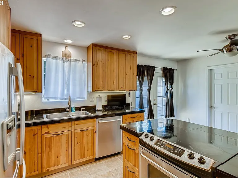 17902 SW Tamara Ave — Photo 8