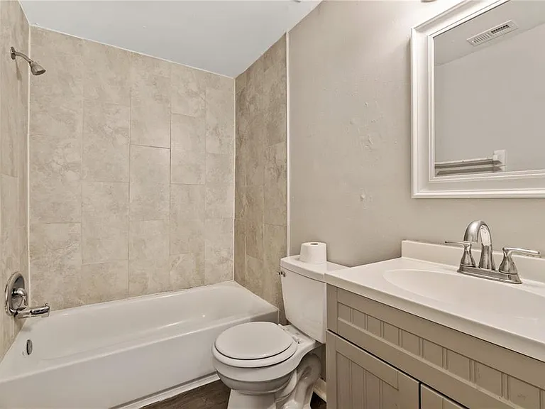 1221 E Mohawk Ave #C — Photo 7