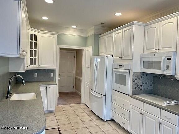 2nd image of 4143 Brighton Ln