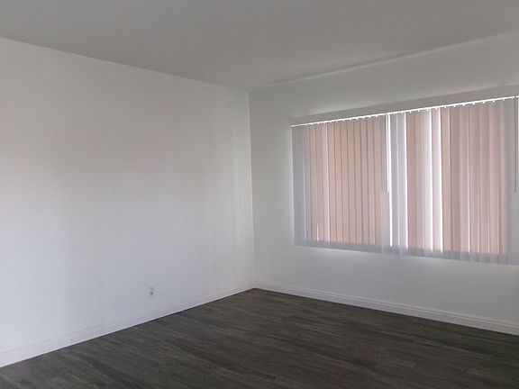 5th image of 4636-40 Lakewood Blvd #4640