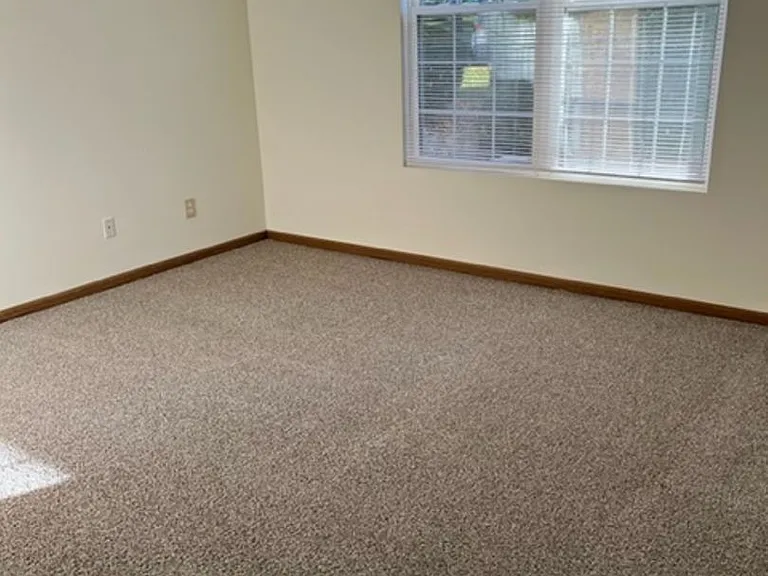 Hollow Creek IV Apartments — Photo 17