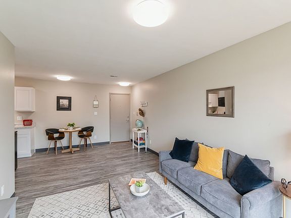 2nd image of 612 S 16th St #33