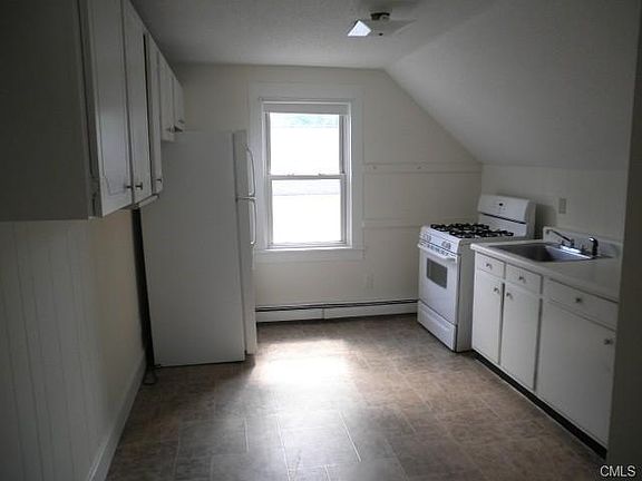 5th image of 232 Greenwood Ave