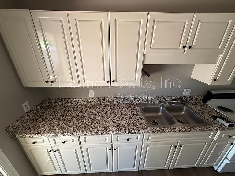 2260 Sherwood Ave #E — Photo 21