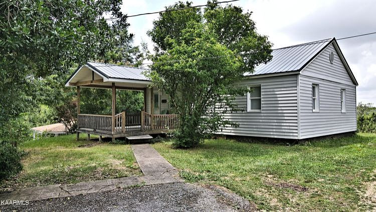 2nd image of 411 Indian Knob Cir