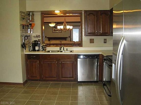 2nd image of 1516 Brendle Ct