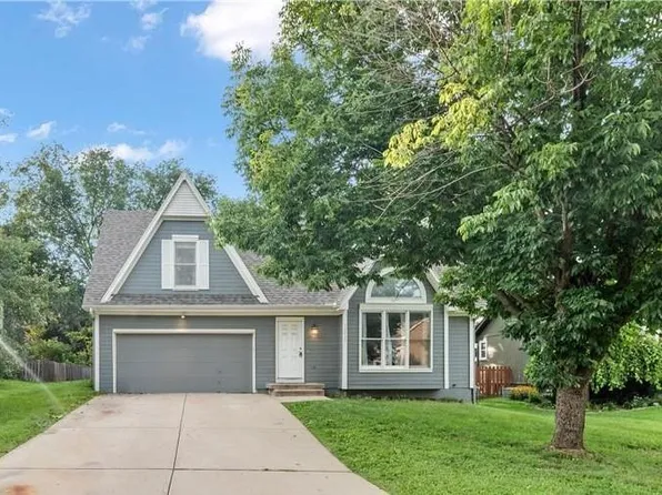 12435 S Parker Ter, Olathe, KS 66061