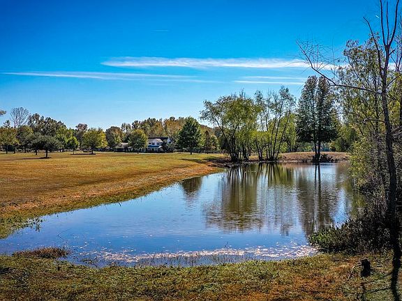 4th image of 4 Bridge Field Dr