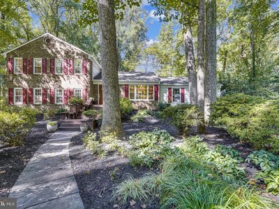 706 Forest Park Rd, Great Falls, VA, 22066