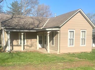 712 S 2nd St, Leavenworth, KS 66048