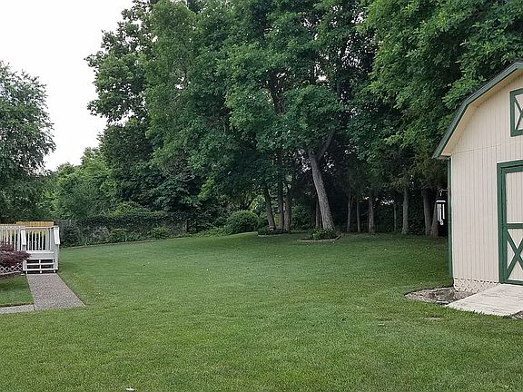 3rd image of 215 Chimney Rock Dr