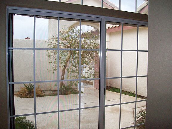 5th image of 2401 Bluebird Ln