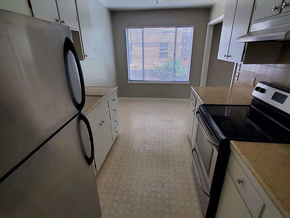 1st image of 2770 Pine St #102