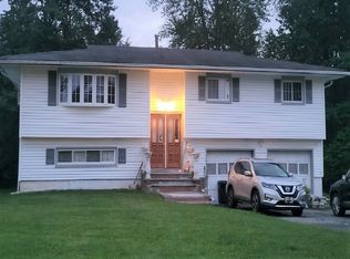 90 Rockland Ln, Spring Valley, NY 10977