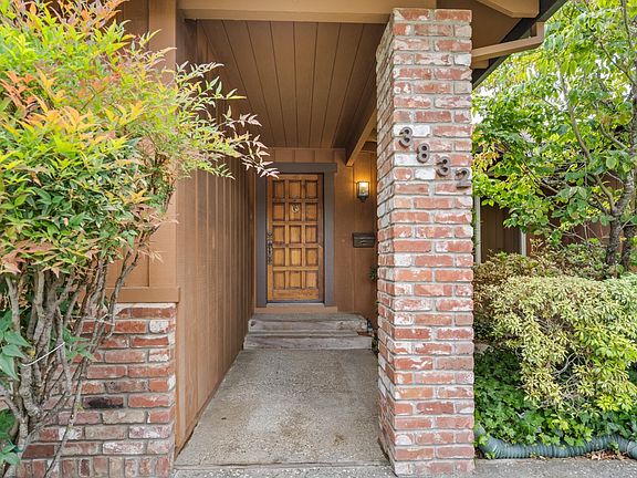 4th image of 3832 Sherbrook Drive