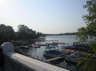 581 Marina Ct, Wauconda, IL 60084