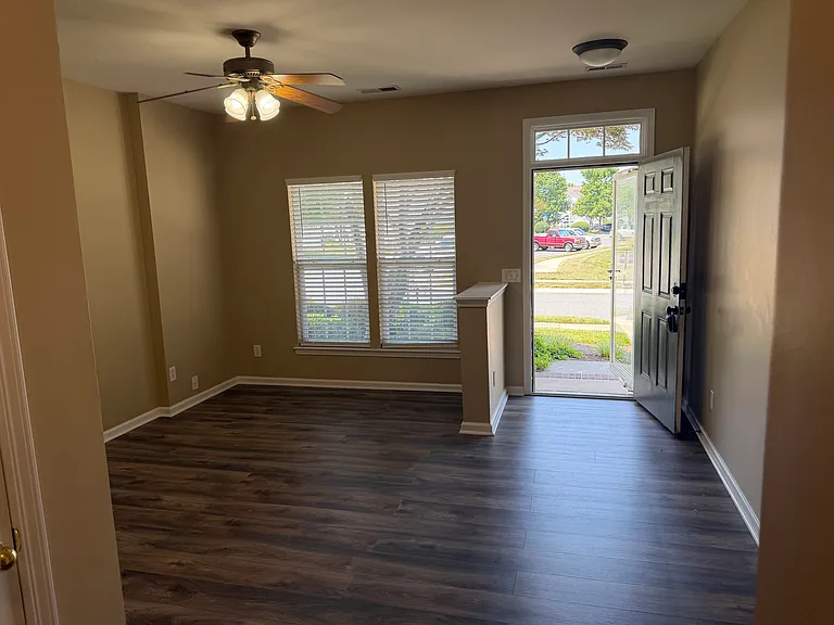 128 Autumn Falls Dr — Photo 3