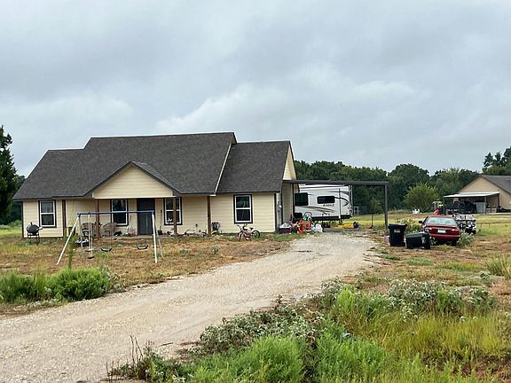 2nd image of 1016 Brown Ct