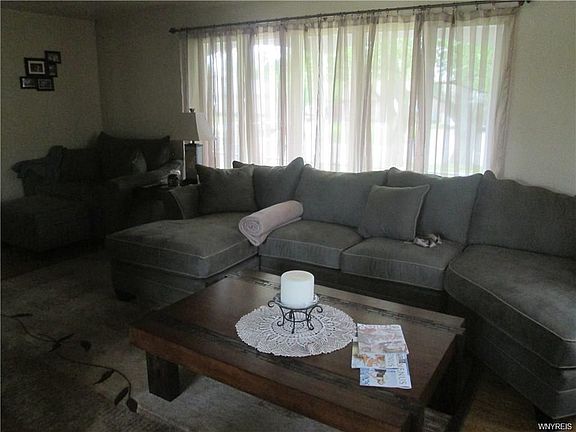 4th image of 53 Berwin Dr