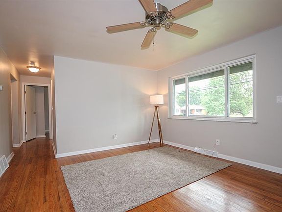 5th image of 9399 Silva Dr