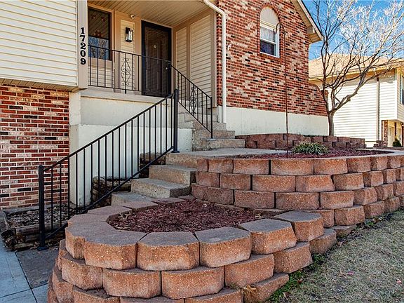4th image of 17209 E 51st Terrace Ct S
