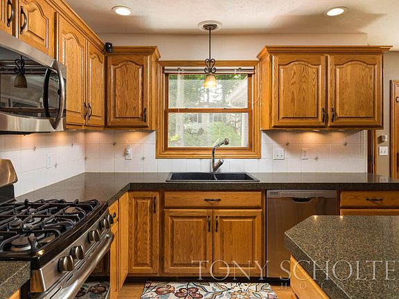 4th image of 5334 S Pine Slope Ct SW