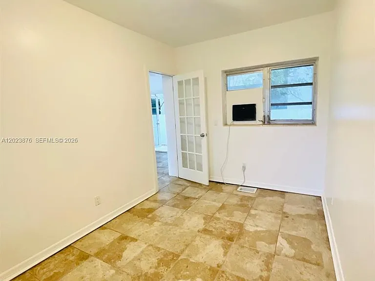 1020 SW 36th Ct — Photo 19