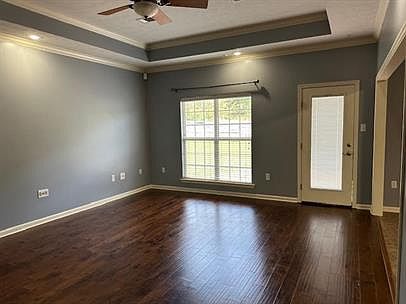 3rd image of 355 Honey Hill Dr