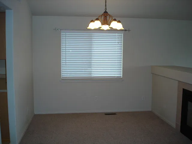 3 bed, 2277 sqft, $2,000 — Photo 3