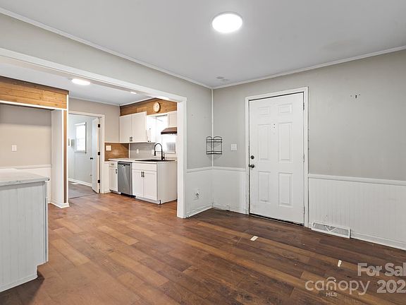 3rd image of 503 N Boyce St